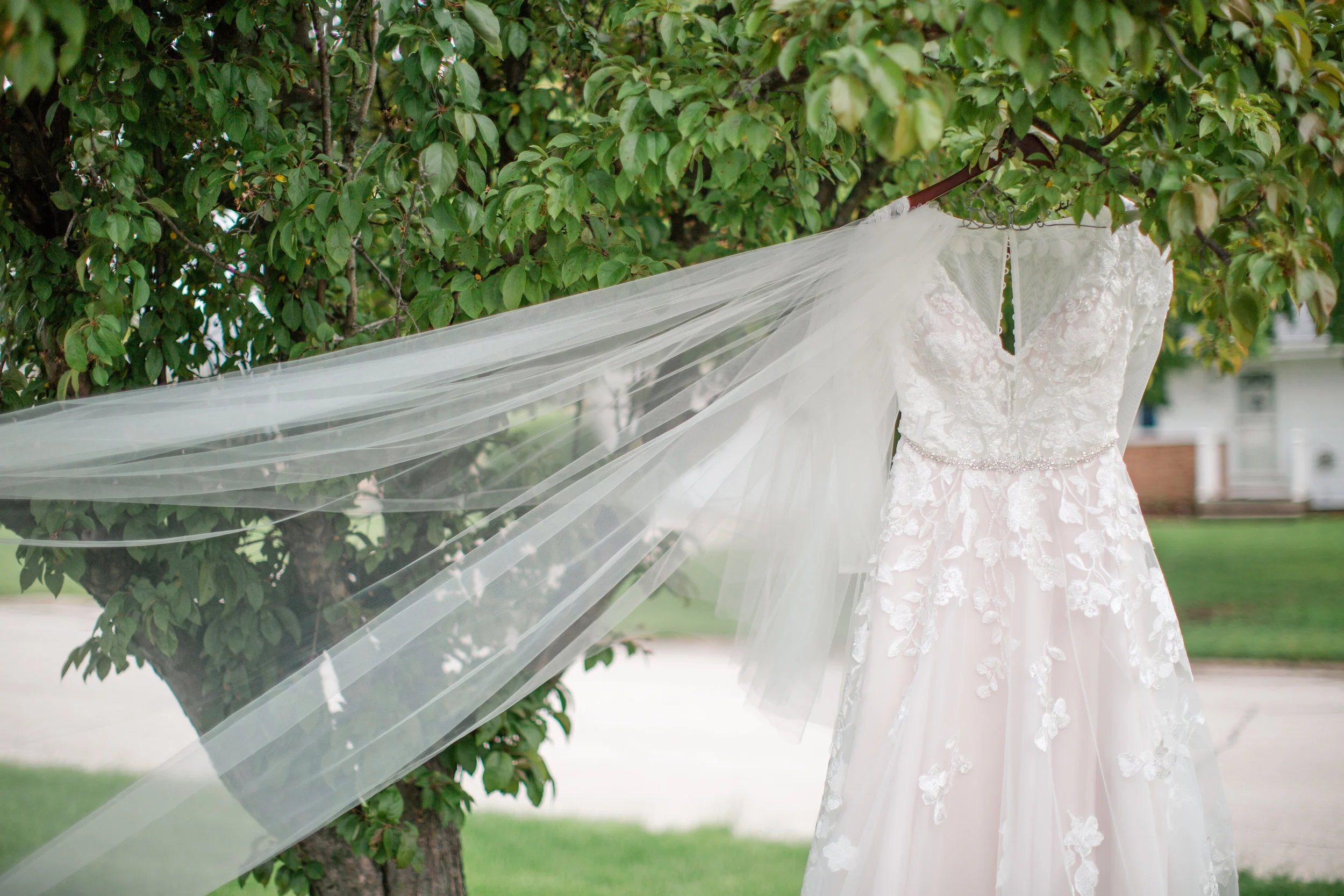 summerset-Iowa-wedding-vineyard-des-moines-wedding-dress