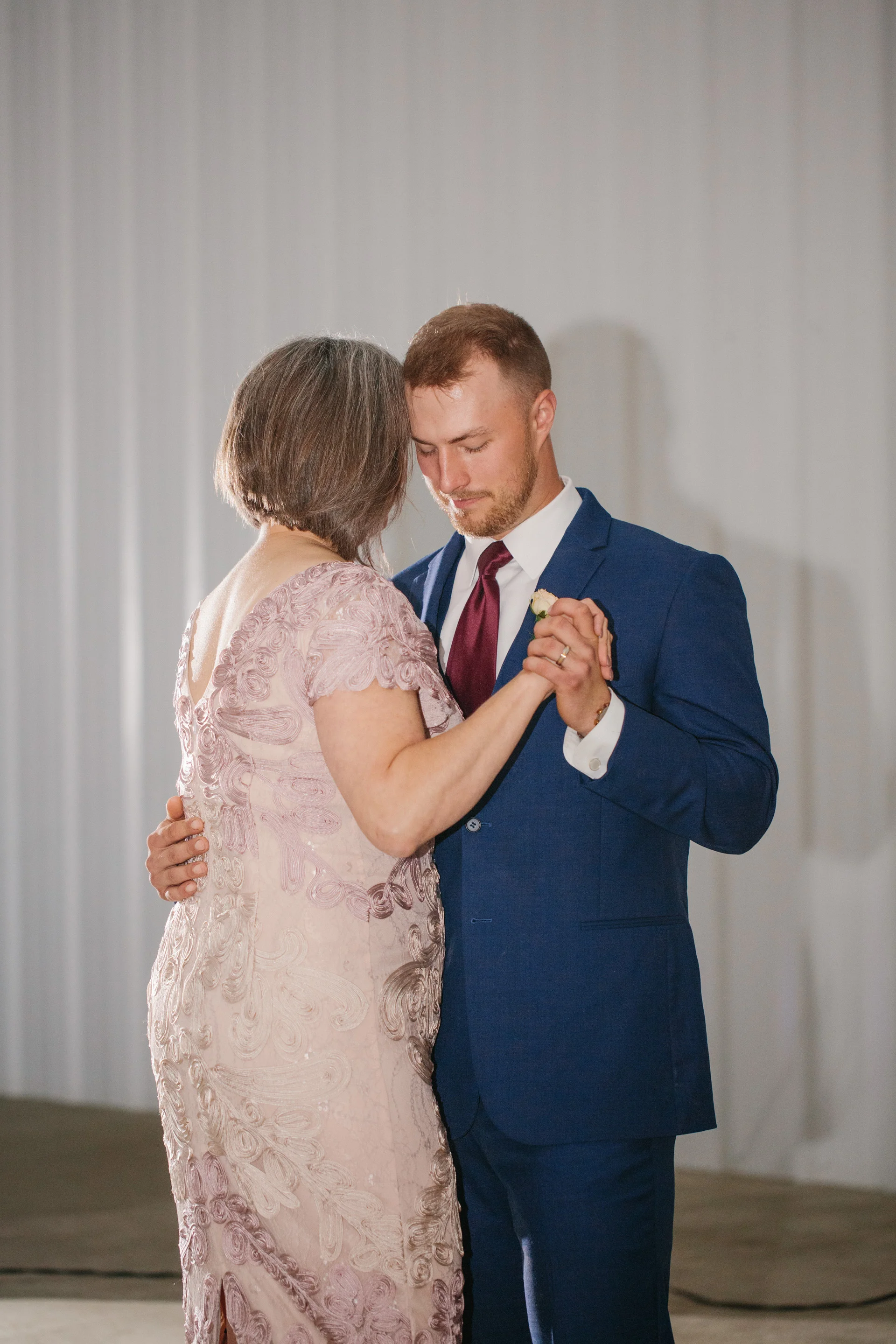 motehr son dance wedding barn iowa des moines