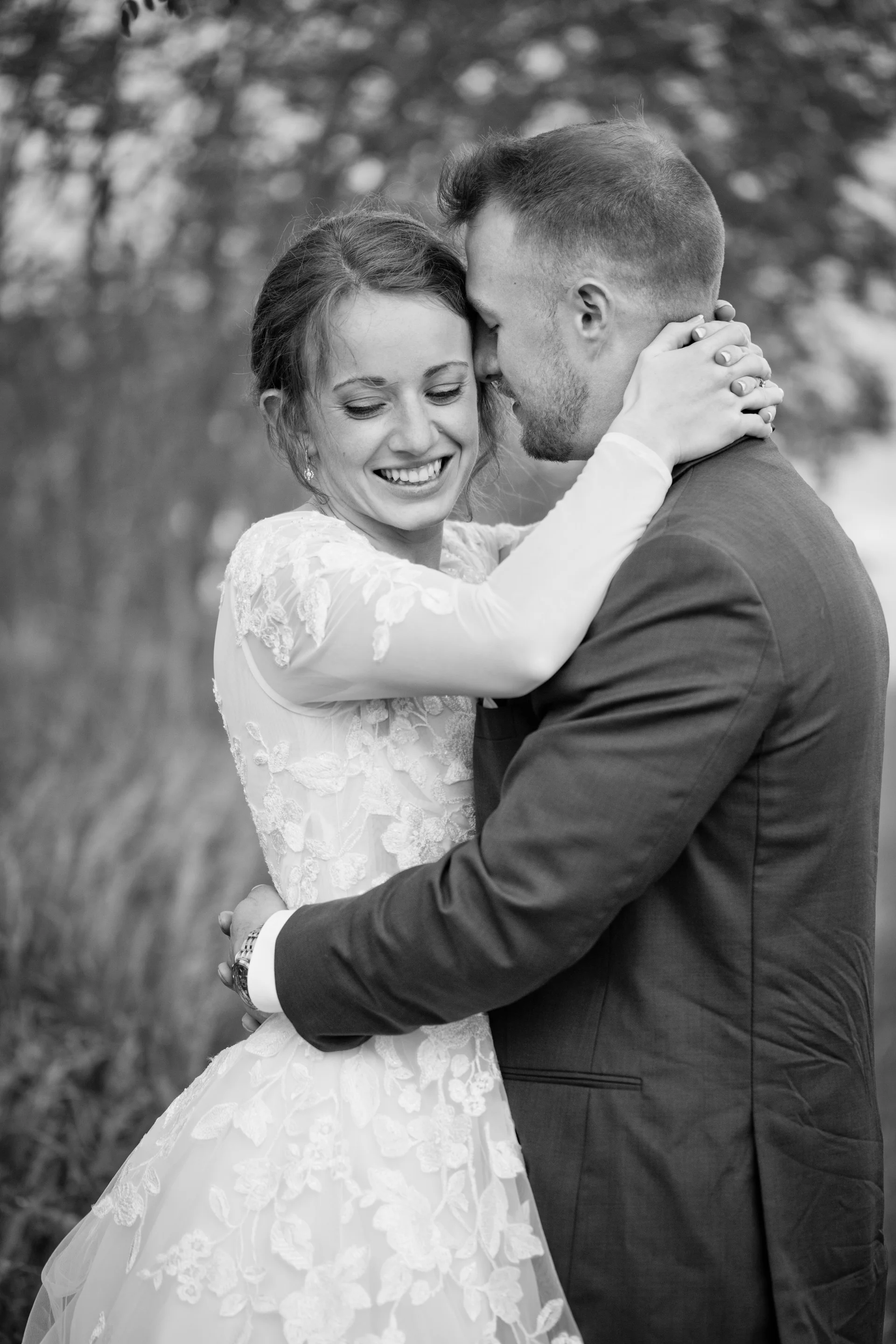 romantic historic Des Moines Iowa wedding photographers Sherman Hill