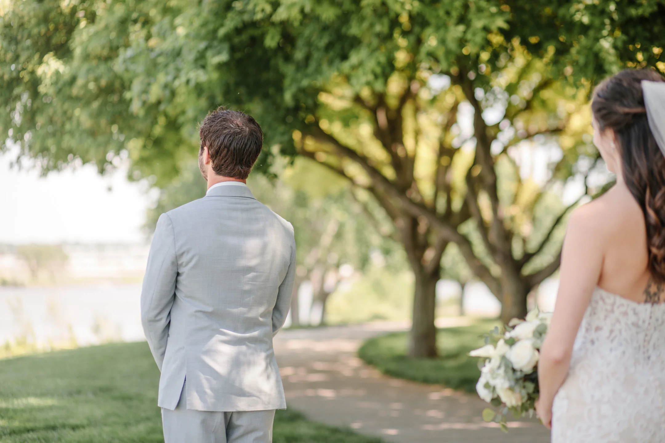 amelia-renee-photography-sioux-city-iowa-wedding-first-look-02.jpg