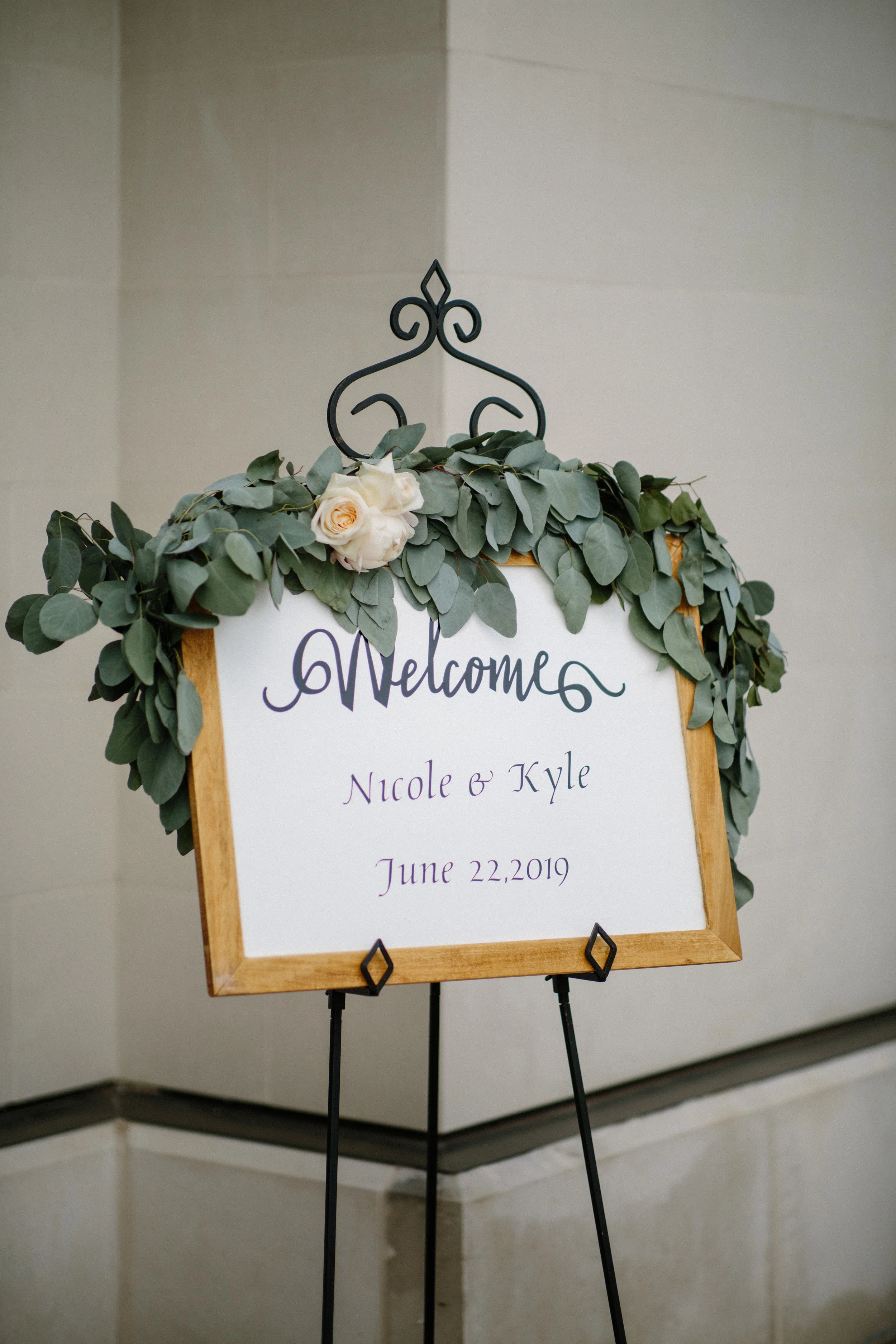 nicole_kyle_west_des_moines_iowa_wedding_photographers_15.jpg