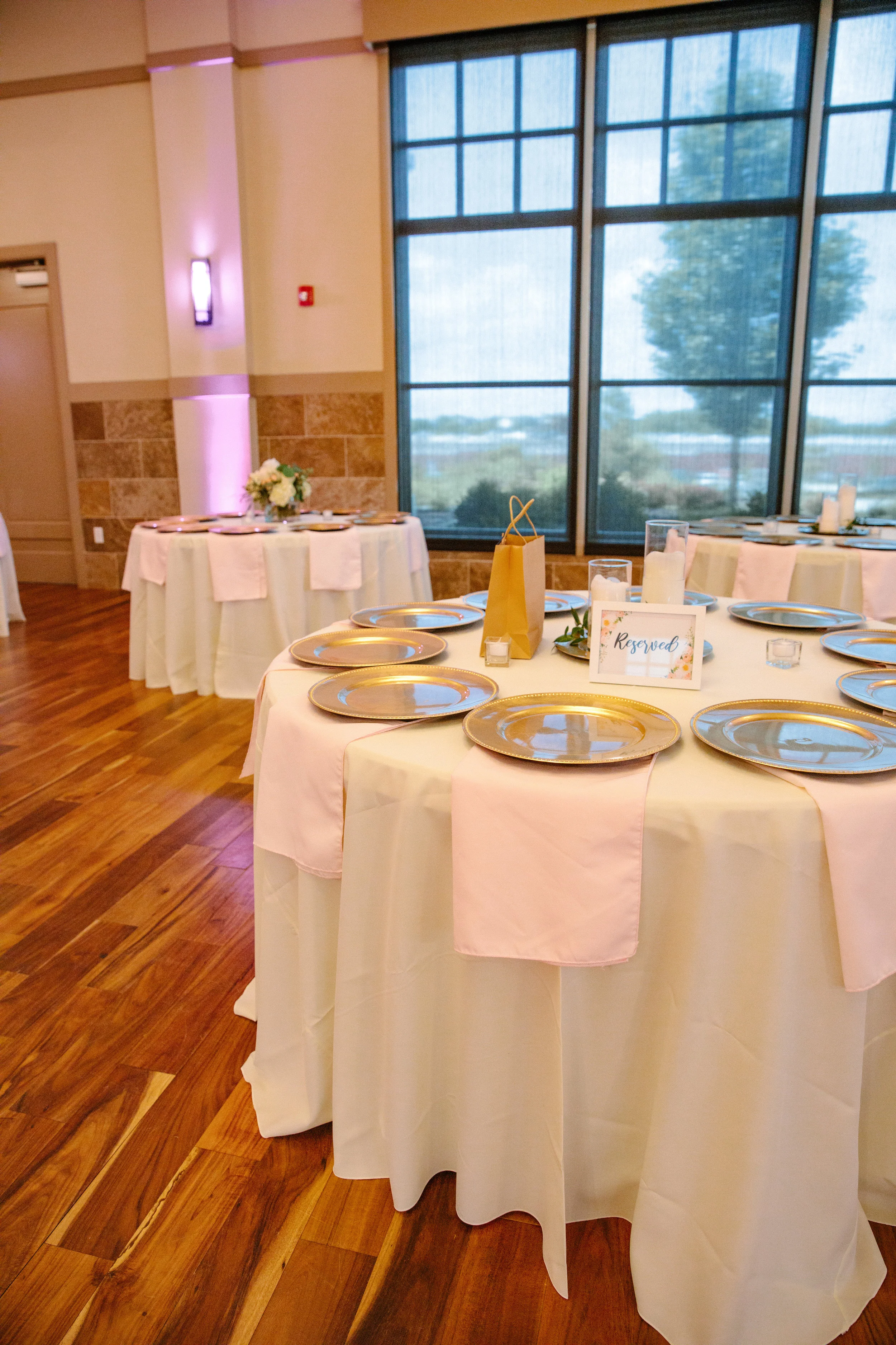 nicole_kyle_west_des_moines_iowa_wedding_photographers_57.jpg
