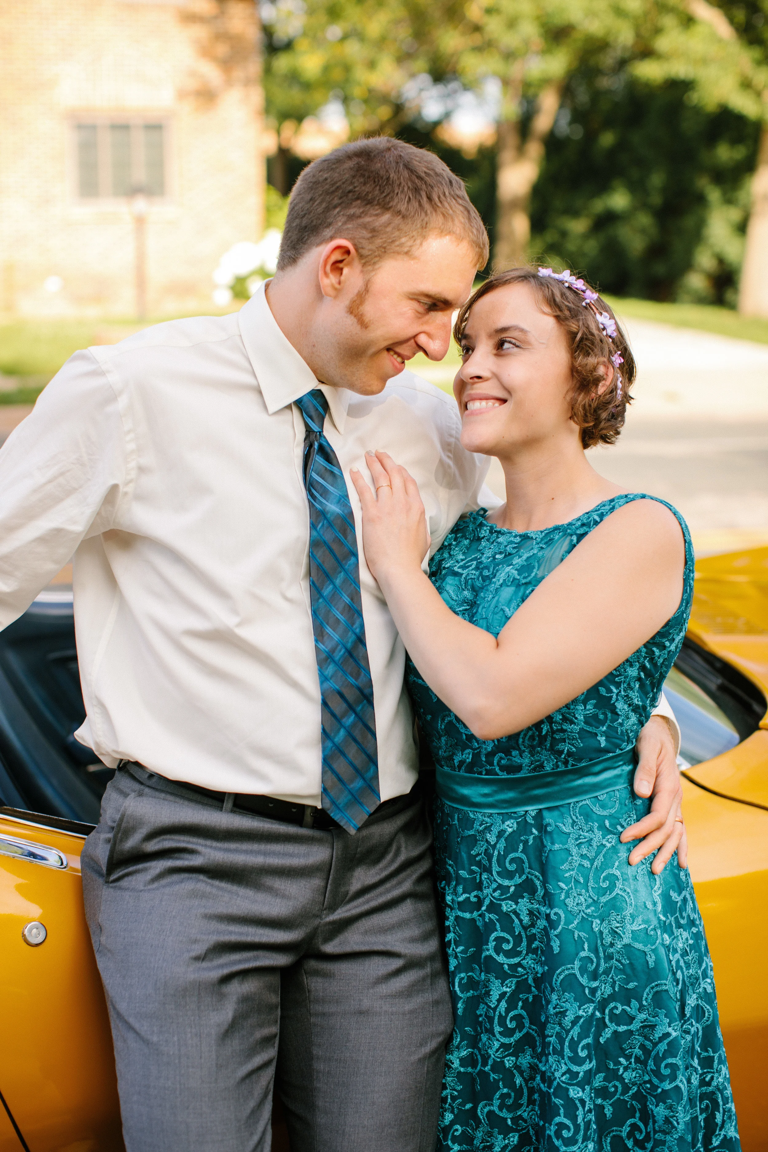 wedding pictures with vintage corvette