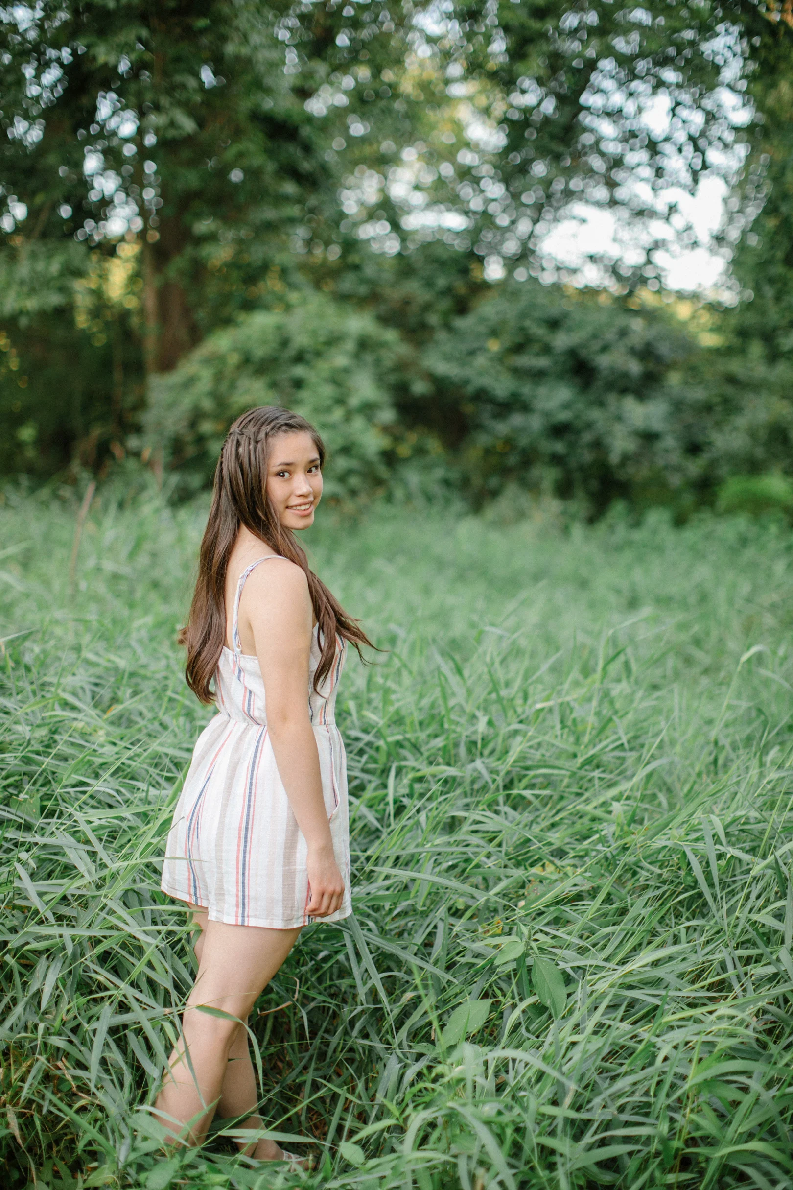 senior photos in empty field iowa