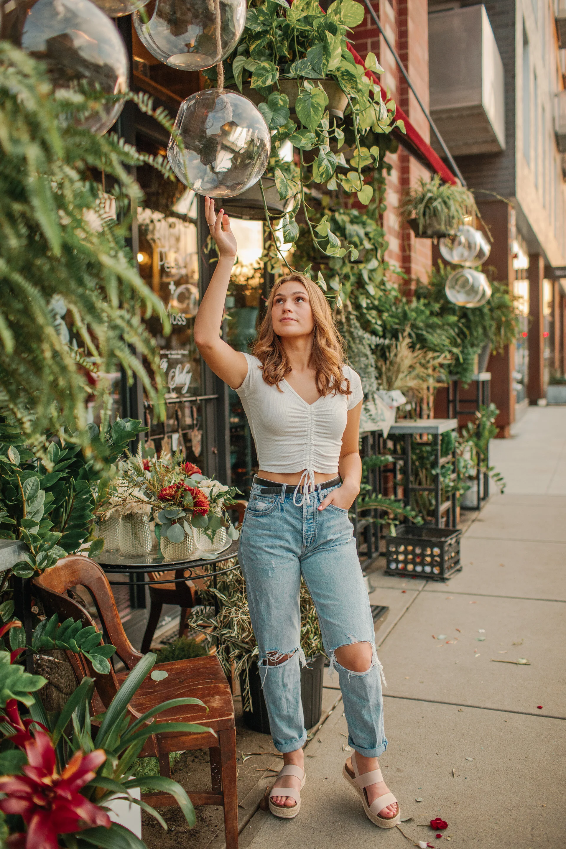 petals and moss des moines iowa senior phtoos east village