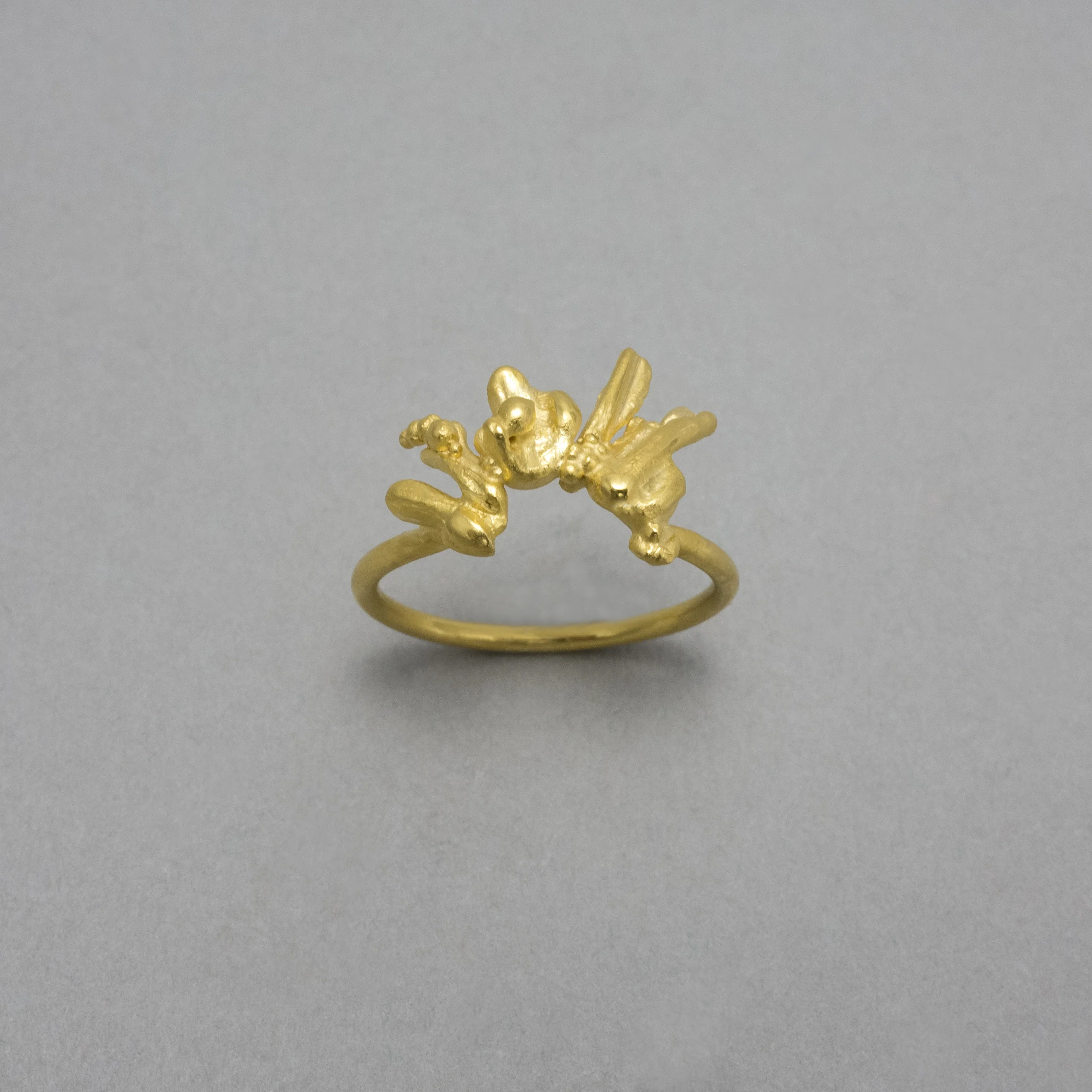 Golden palm ring 1.jpg