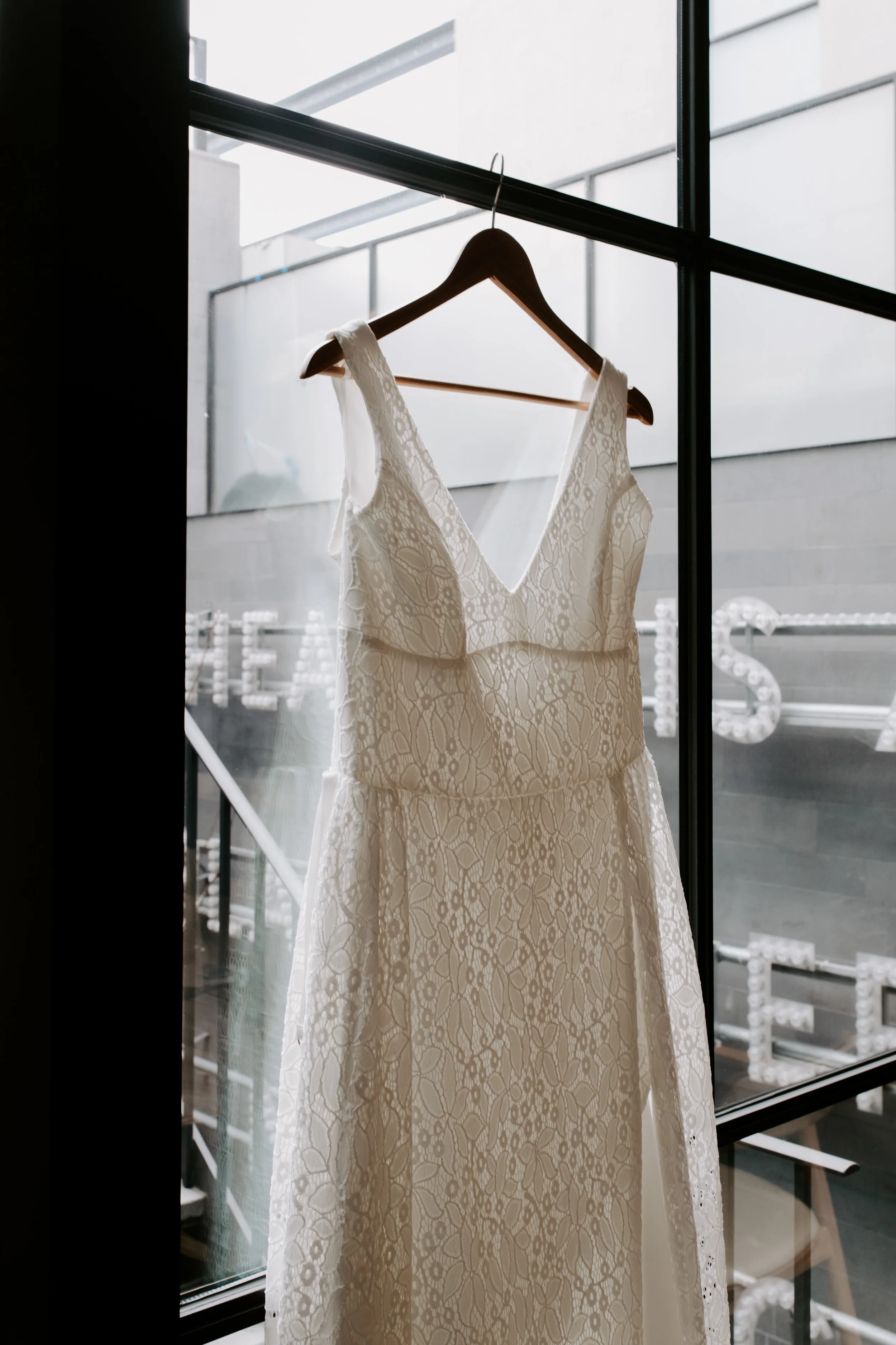 MONEY &amp; MATRIMONY: What To Expect When Wedding Dress Shopping
