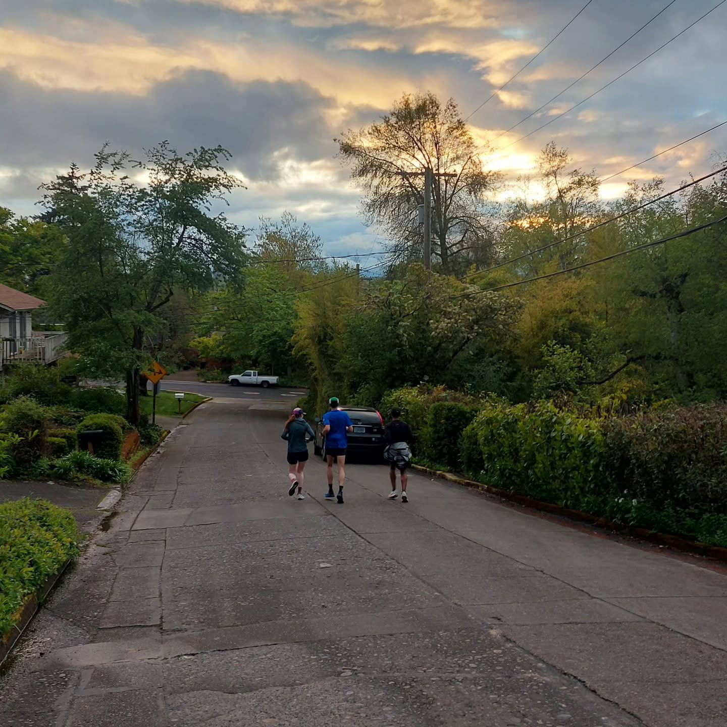 Weekend Runs!! 

Happy Friday everyone, come kick off the weekend with a chill chilly social run with FsRC. 5k and 10k options available. 

Meet as usual at the clubhouse garage behind 1008 E.20th for 7pm!
***
Happy Trails will be running this week s