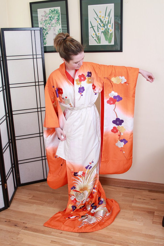 You can purchase this vintage kimono for $221.37 from OrientalVintage88
