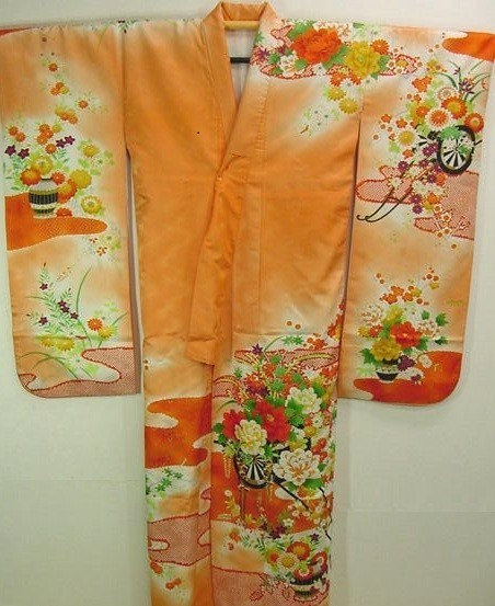 You can purchase this vintage kimono for $330- from KyotoKimono