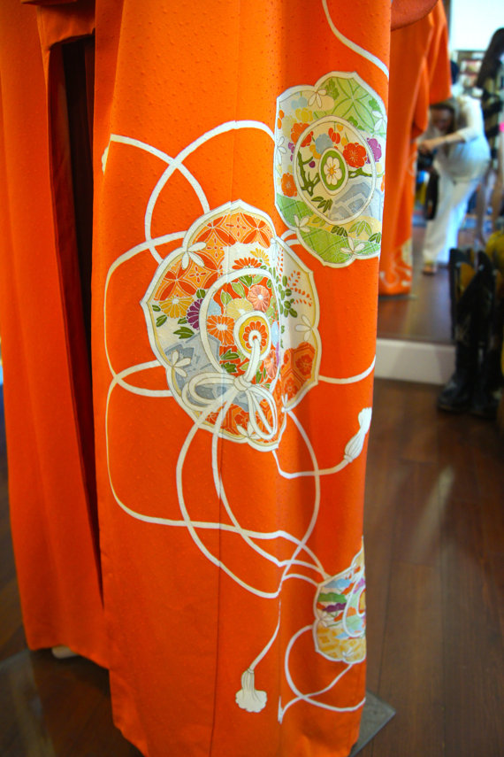 You can purchase this vintage kimono for $250- from VintageByMisty