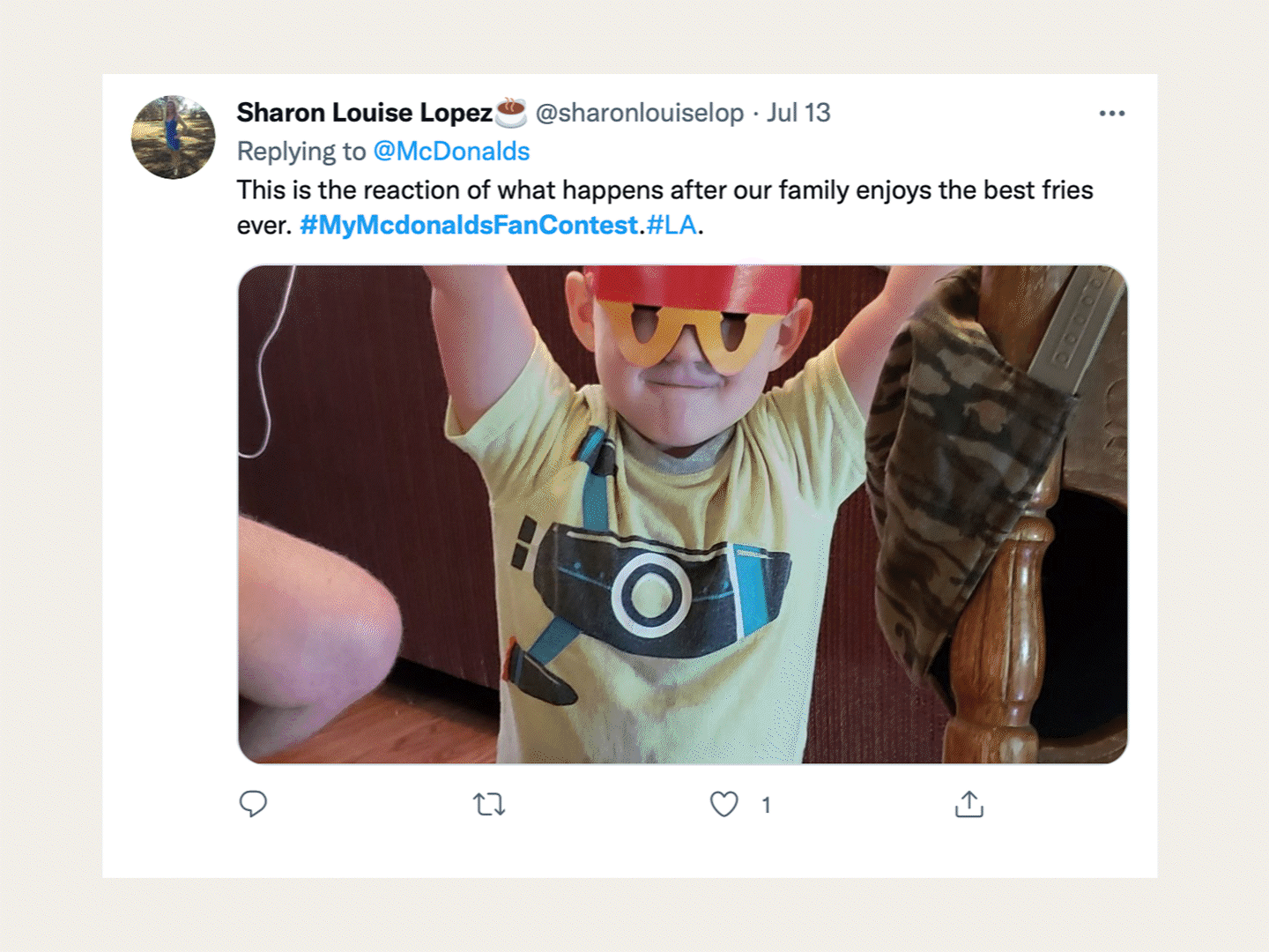 McDs WorldFamousFan Story 040226_2.gif