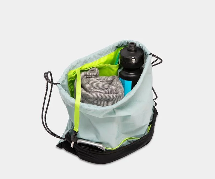 An internal hanging pocket includes a handy clip to attach and store your keys.