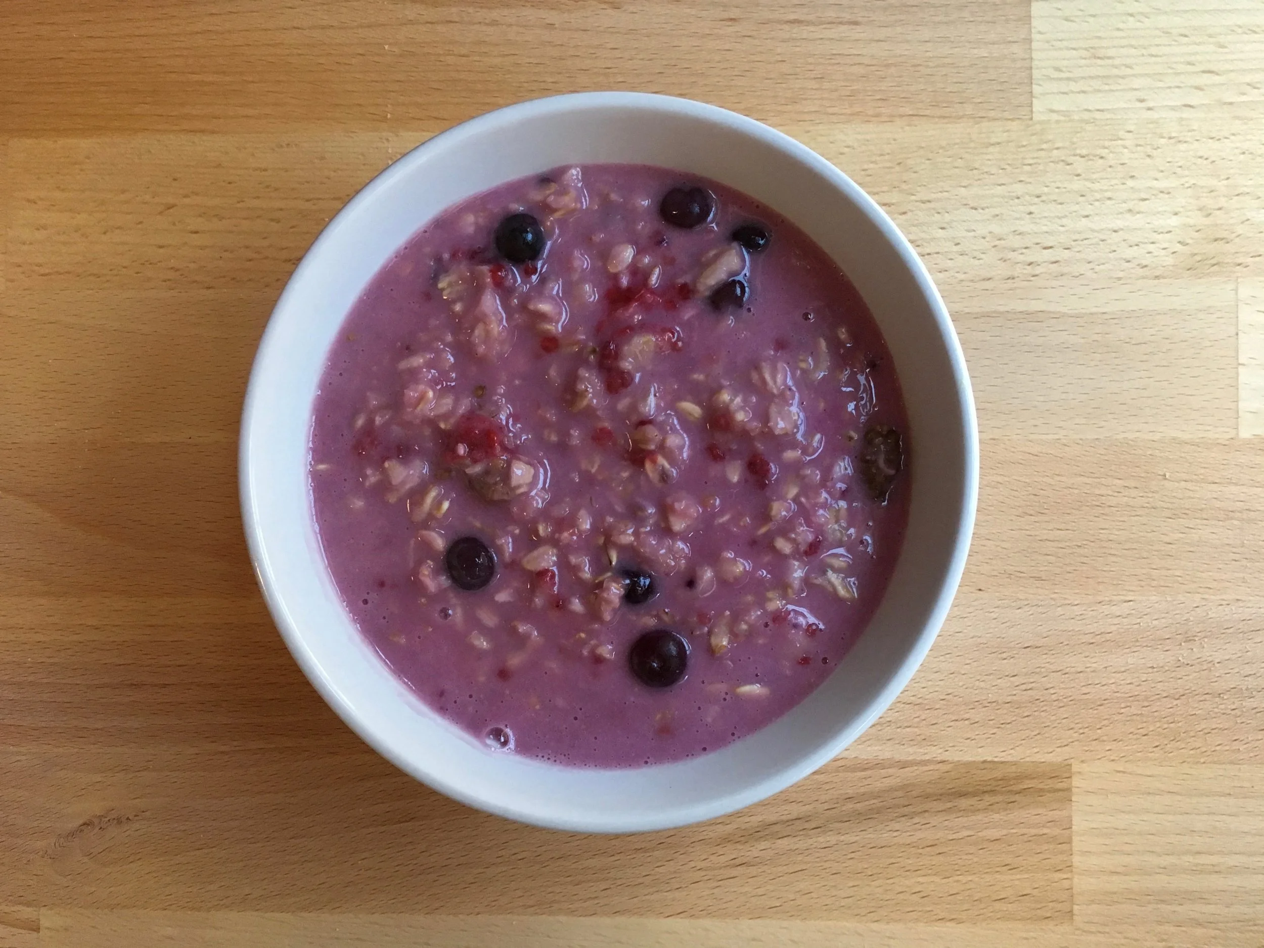 This was one of my favorites, overnight oats with mulberry and dragonfruit. So bright and full of amazing berry flavor!