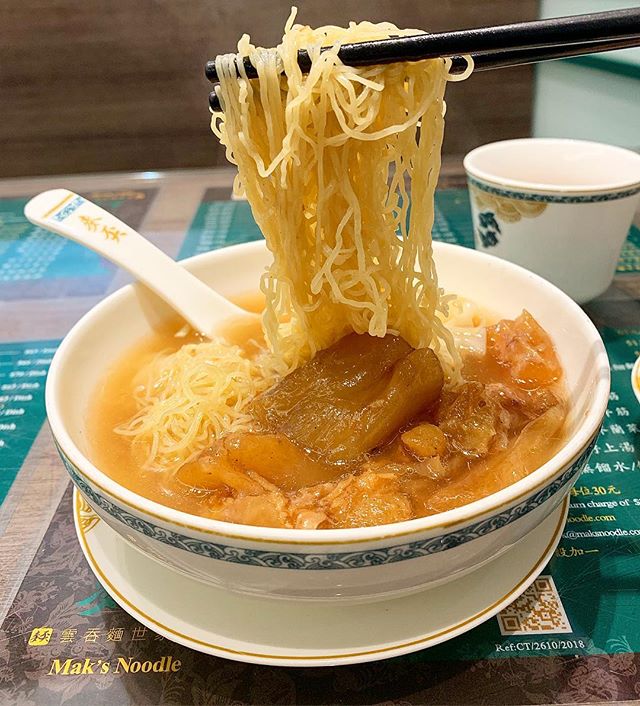 HK, Week 1. New city, old friends, endless food and drink. Also, new blog post up! Link in bio. #sinstravels #sinventure