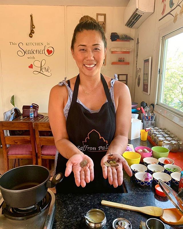 Ended my time in Delhi with a home cooking course with @saffronpalate ! Finally got to play with a ton of spices I never had the courage to try, and I got to scratch my cooking itch. 👩🏽&zwj;🍳 Menu included butter chicken, chana masala, biryani, an