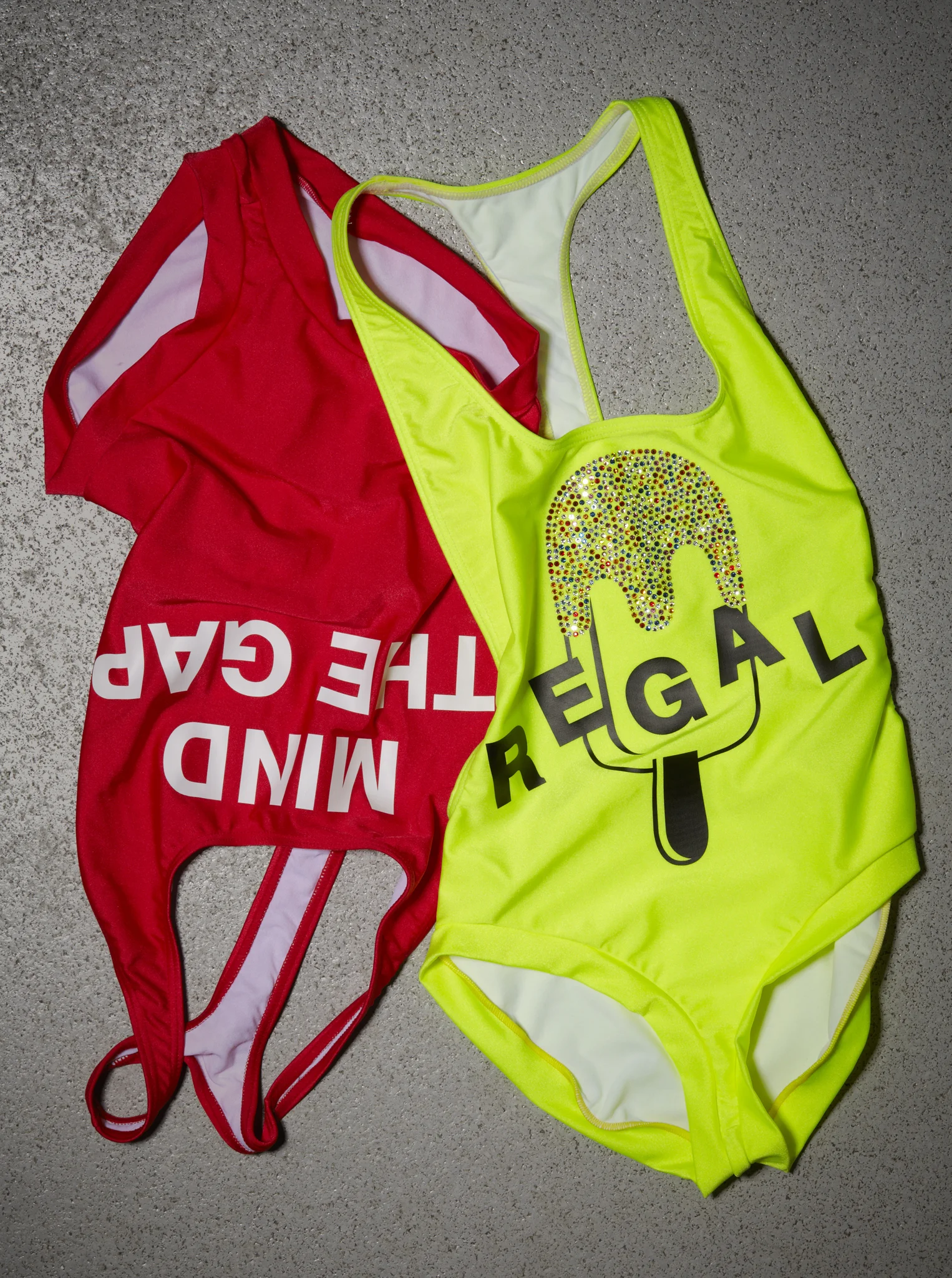 215FAL007-Swimsuit 17684-Web.jpg