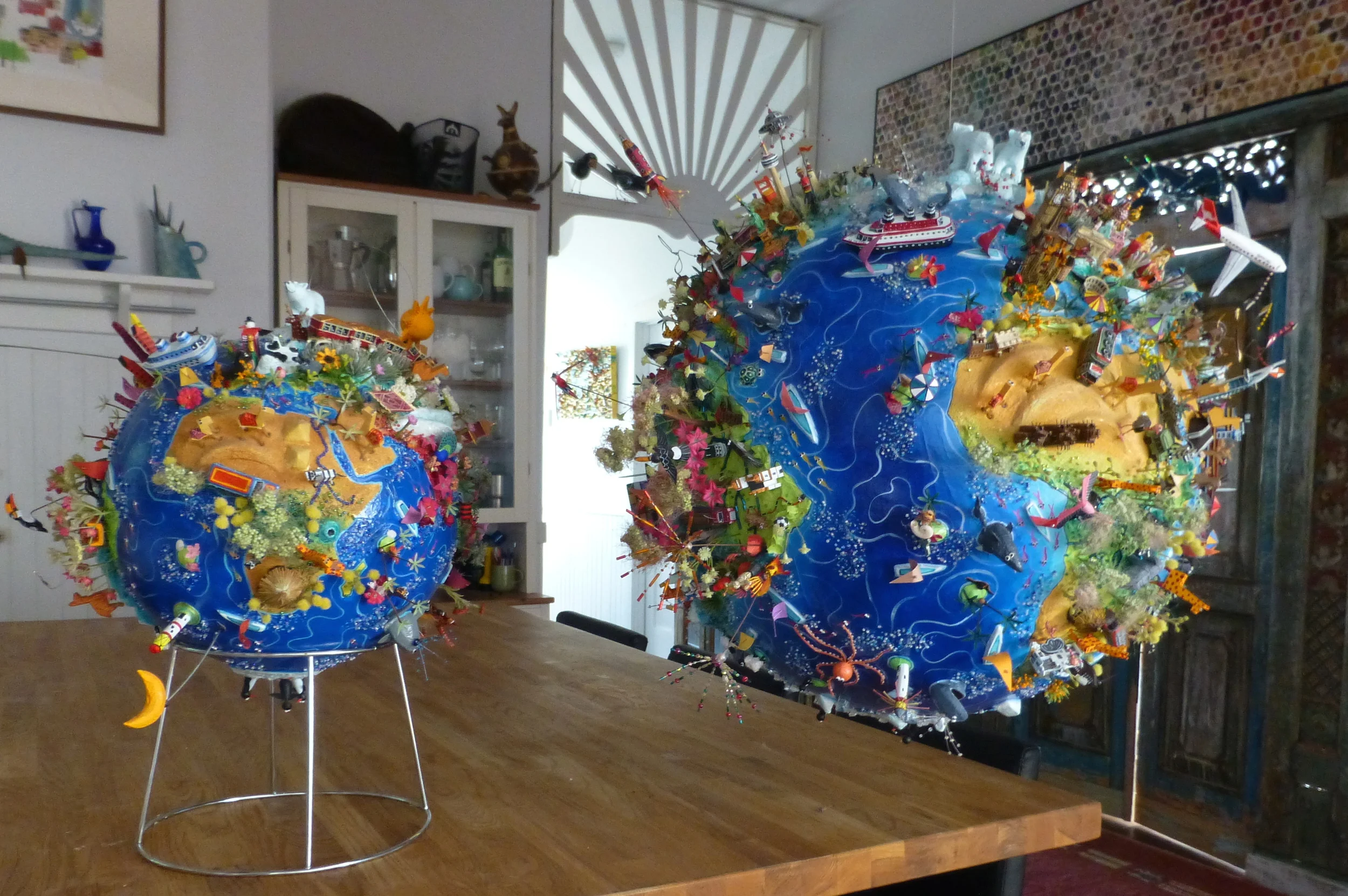 Large and Standard Globes