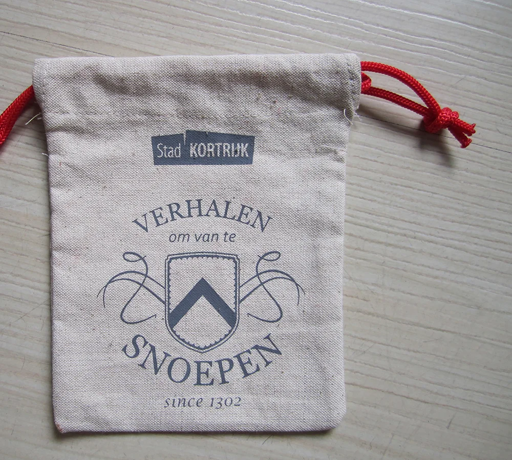c-bags bedrukte draagtassen voor Stad Kortrijk // multi cycli ecologische draagtassen // katoenen stroptasje // betaalbare luxe draagtasjes