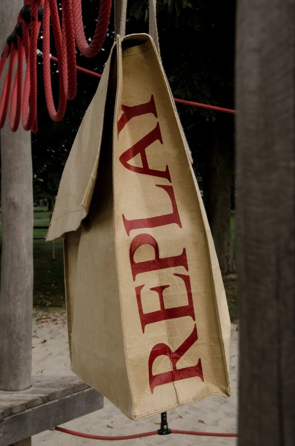 c-bags voor Replay // single cyclus ecologische draagtassen // PP woven bedrukte draagtassen - kraft laminatie // betaalbare trendy draagtassen