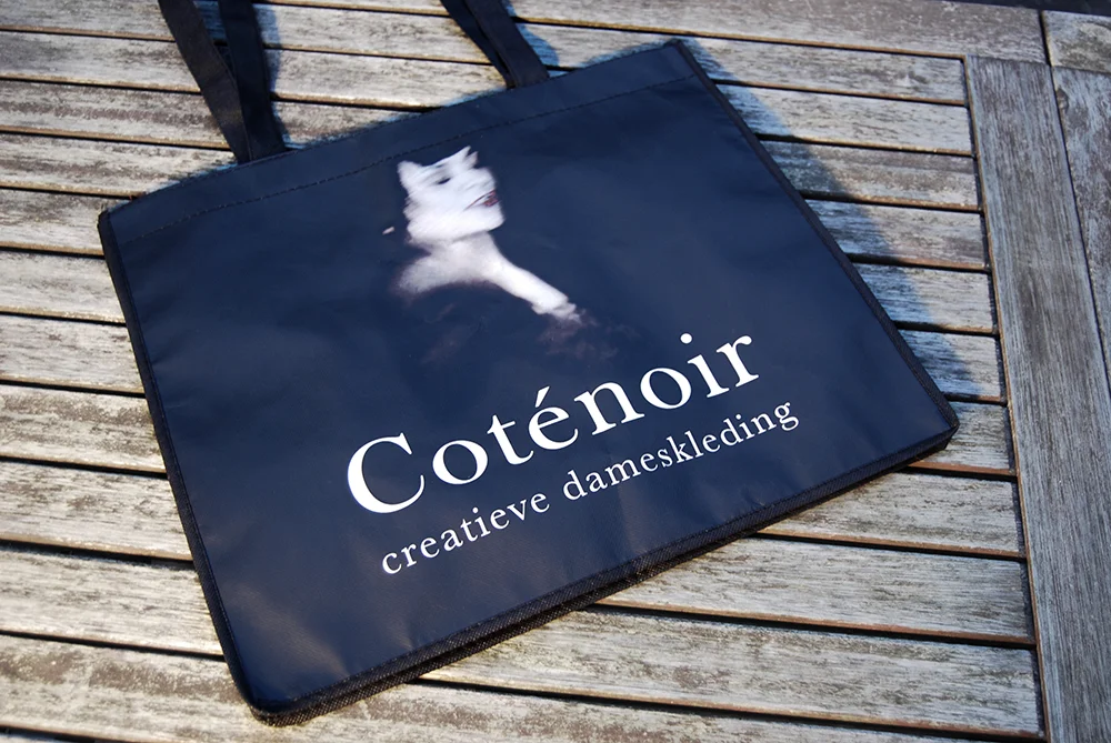 c-bags bedrukte draagtassen voor Coténoir // single cyclus ecologische draagtassen // PP non woven - matte laminatie // betaalbare luxe draagtassen