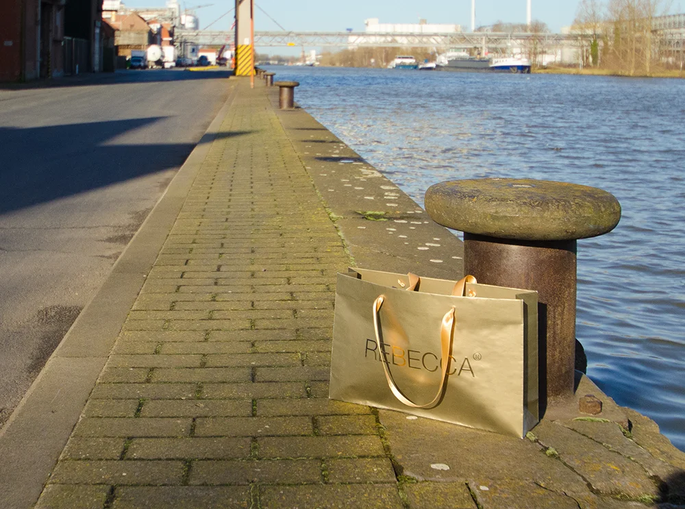 c-bags bedrukte draagtassen voor Rebecca // multi cycli ecologische draagtassen // papier // betaalbare luxe draagtassen