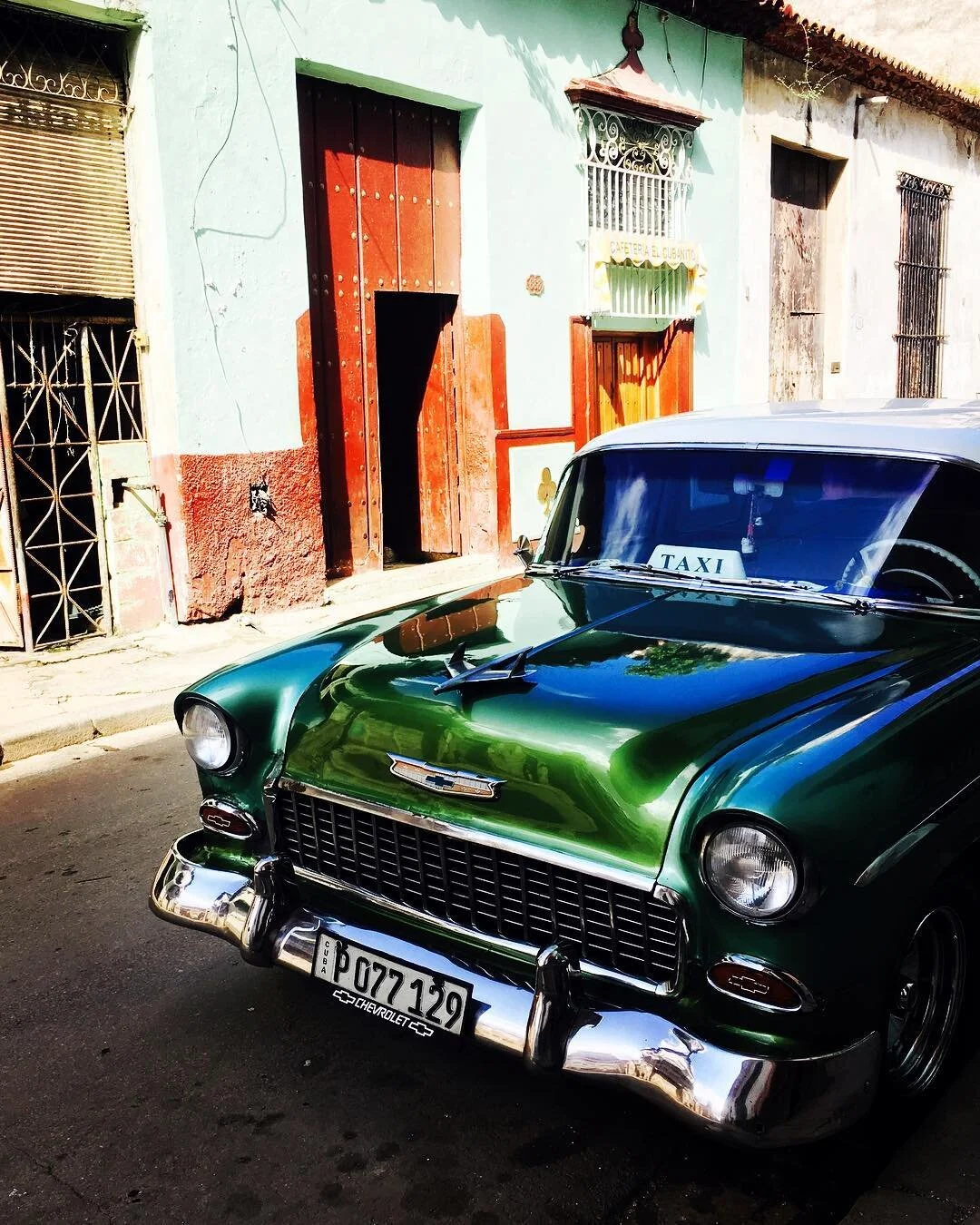 Obligatory taxi pic 🚖#havana #cuba