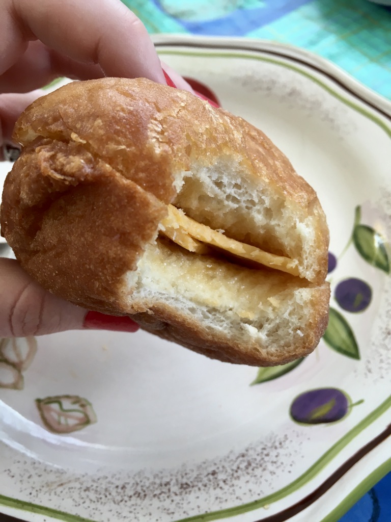  Vetkoek with cheese and apricot jam