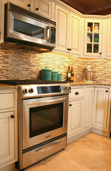 Glass Backsplash A&E Construction Kitchen Remodel optimized.jpg