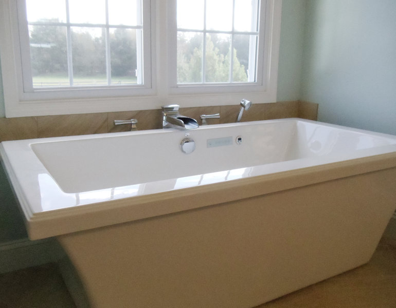 A&E Construction Modern Soaking Tub Spa Bathroom Renovation optimized.jpg