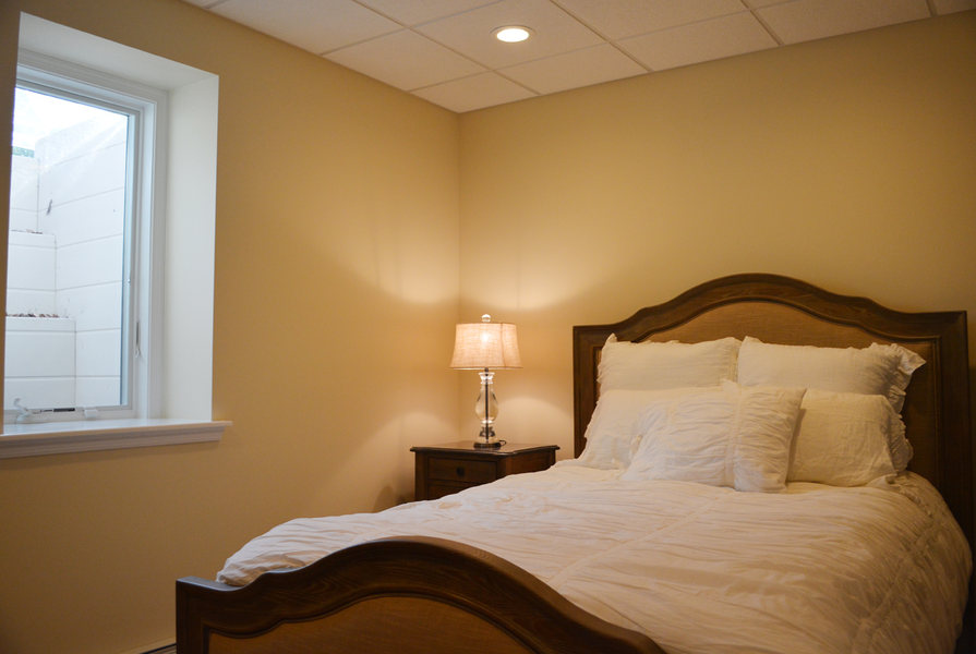 Basement Renovation Guest Bedroom optimized.jpg