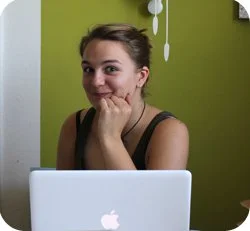 Ich, 2011, erster Praktikumstag. "Ann-Sophie, wir brauchen ein Bild für das Portal". Ich war begeistert.