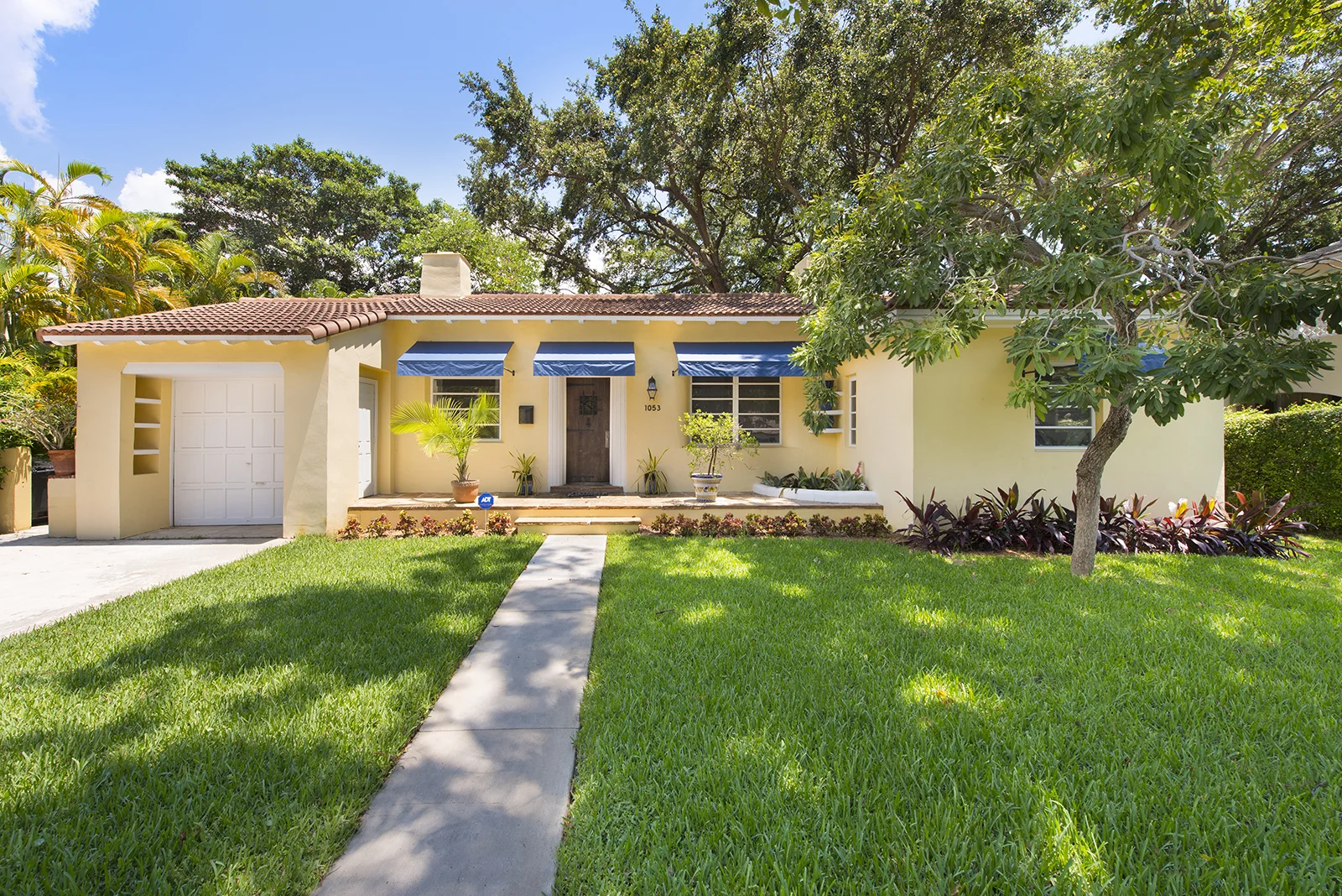 1053 NE 94th St-02.jpg