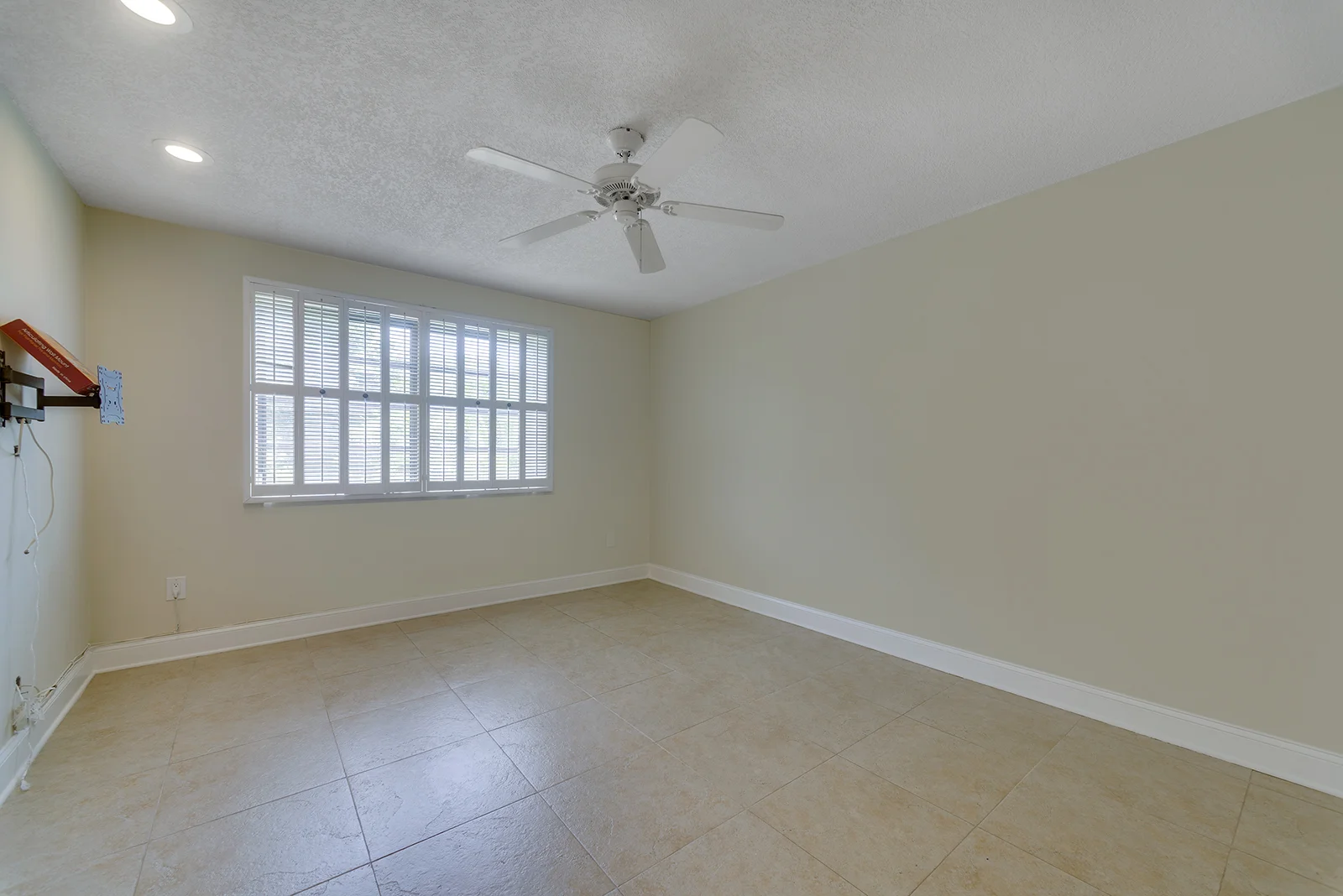 8620 SW 94th St-13.jpg