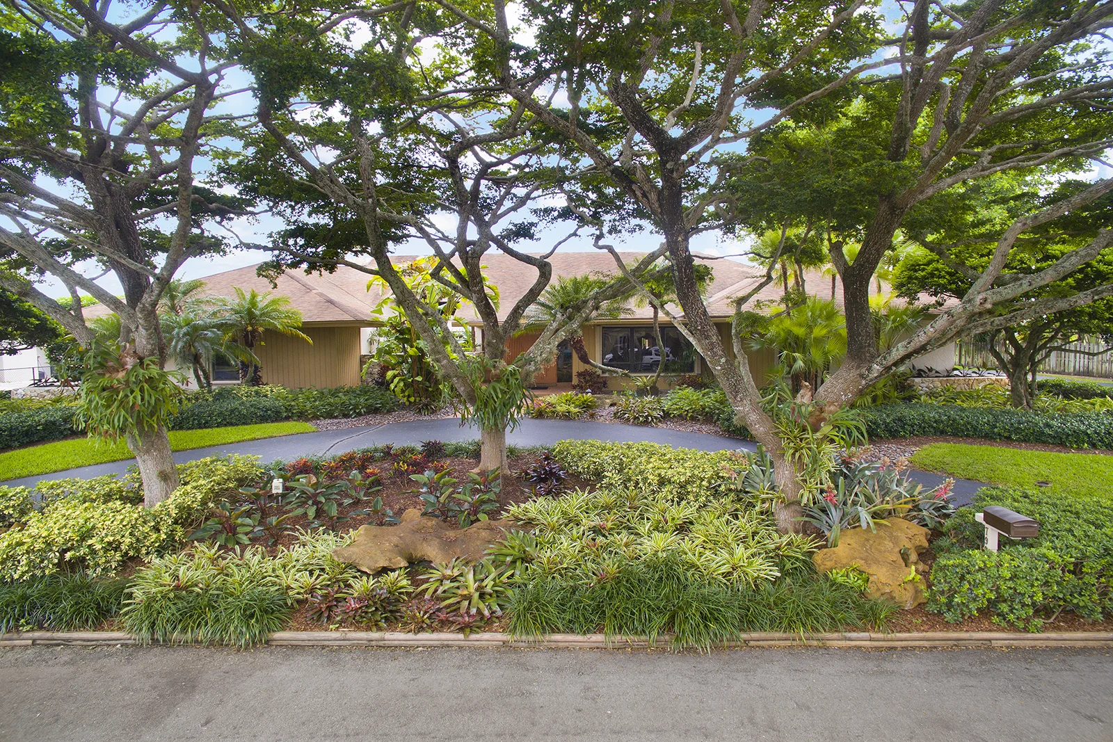 7890 SW 173rd Ter-02.jpg