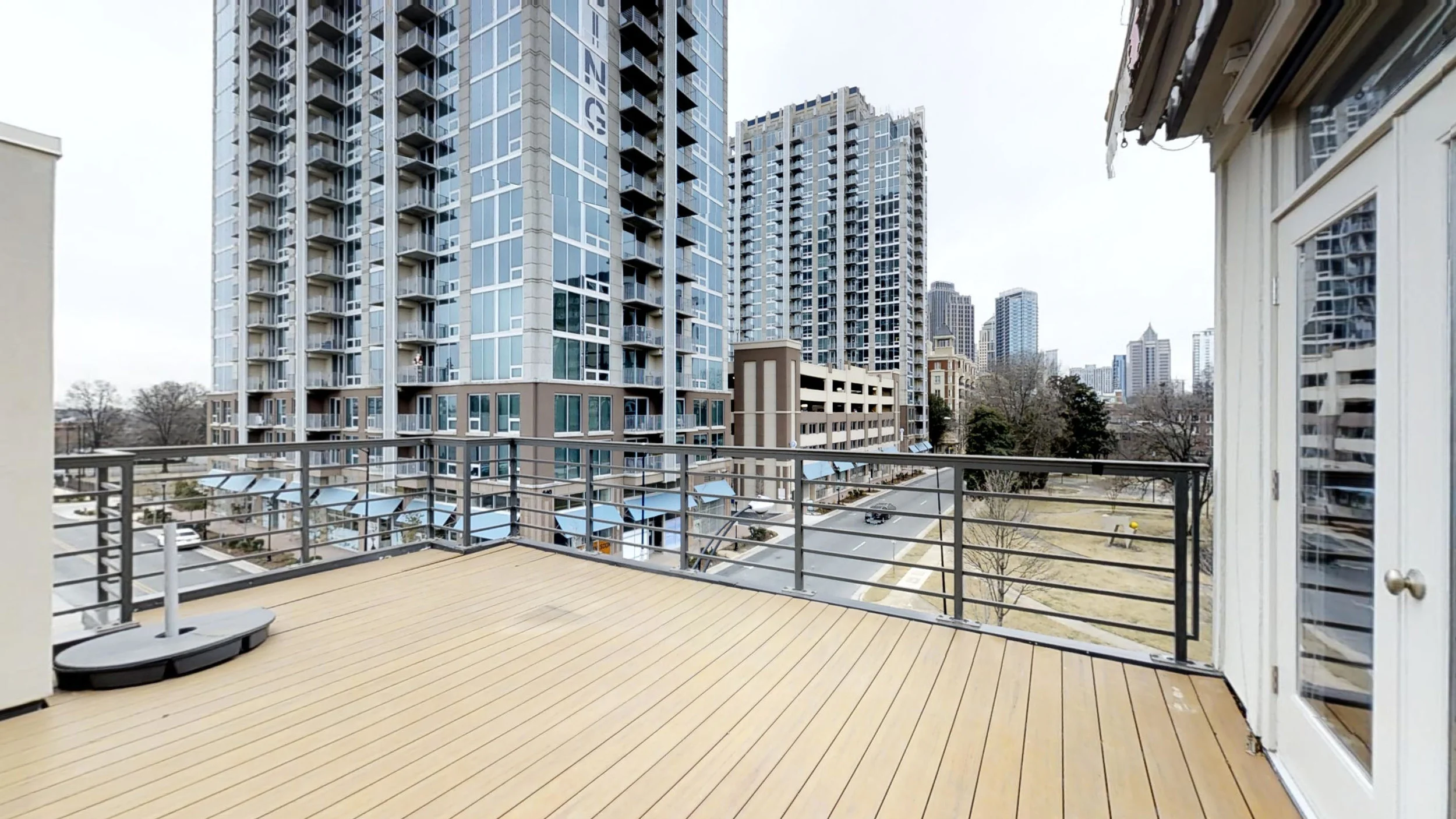 gQuVKZjwBt4 - Rooftop 360.jpg
