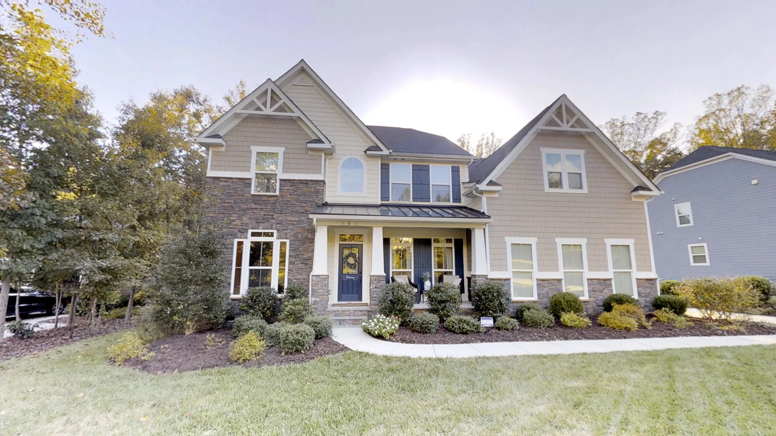 181-Ashmore-Circle-Front-Yard.jpg
