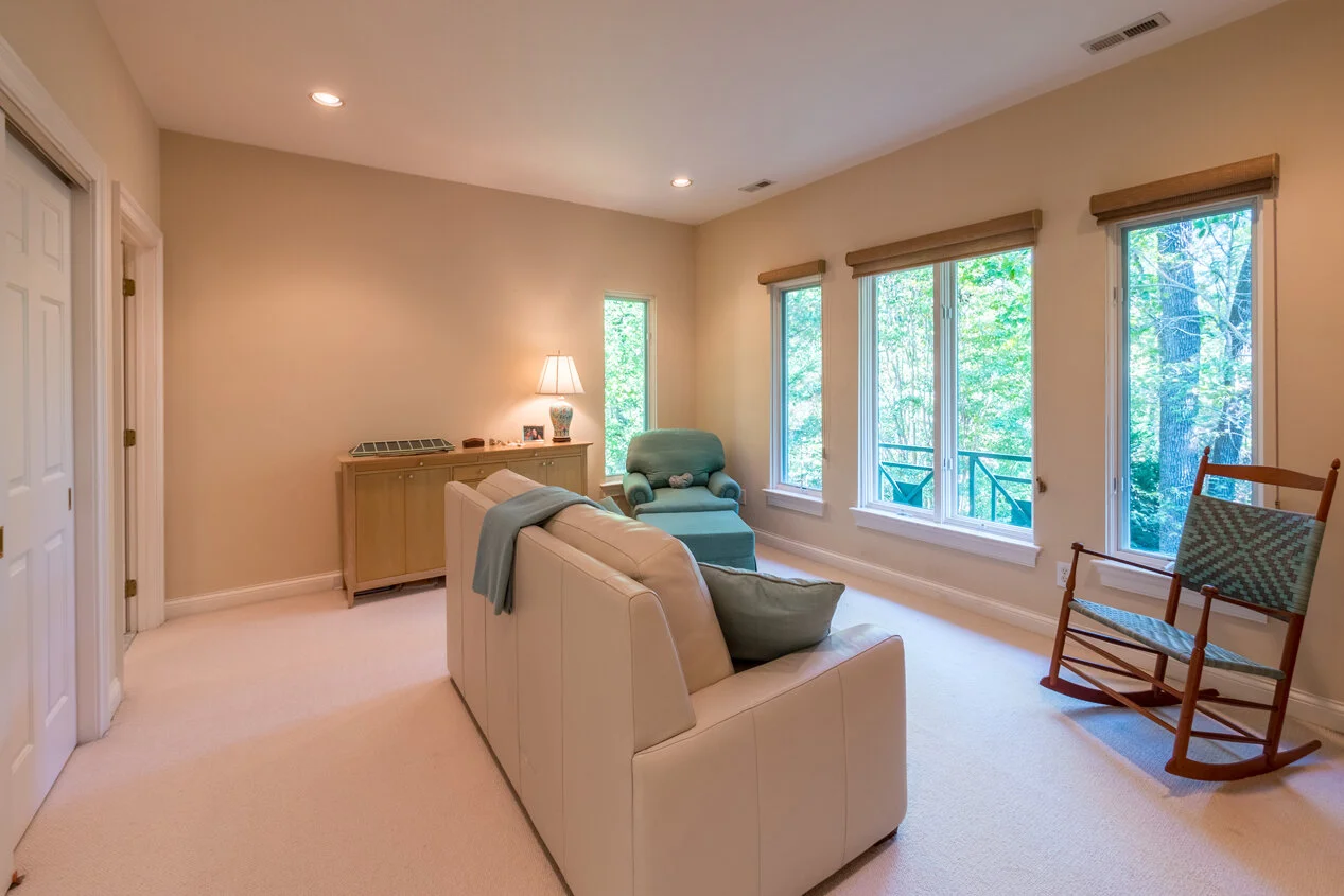 22 GUEST ROOM.jpg