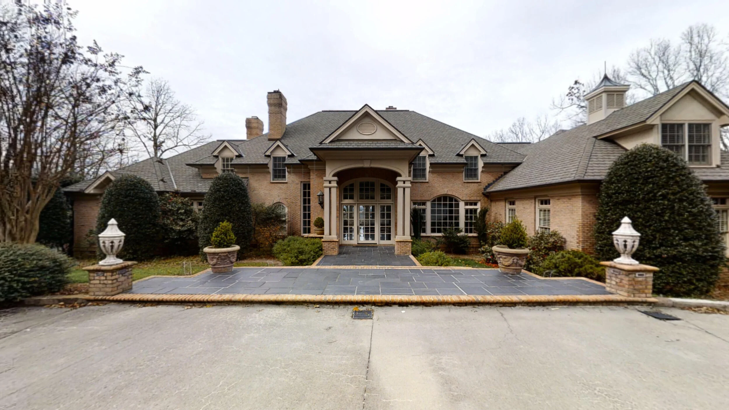 32600-Archdale-Drive-02192020_102554.jpg