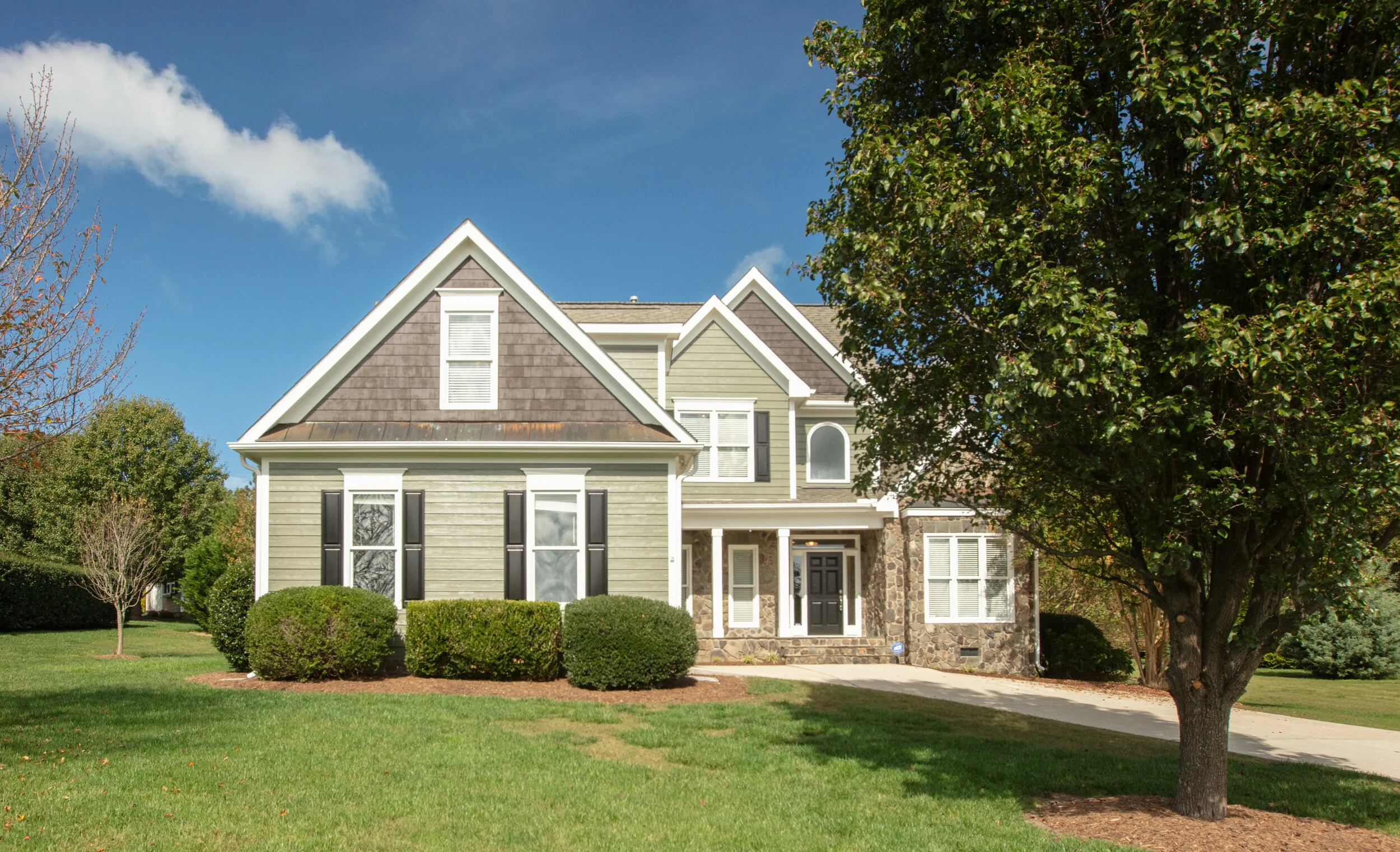 220 Meadow Glen Drive-1.jpg