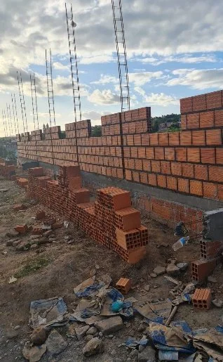 Walls going up …Northeast Brazil, Igreja Nova locatio