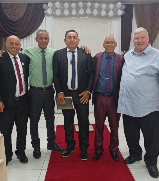 Pastor Sandro is in the middle in this picture