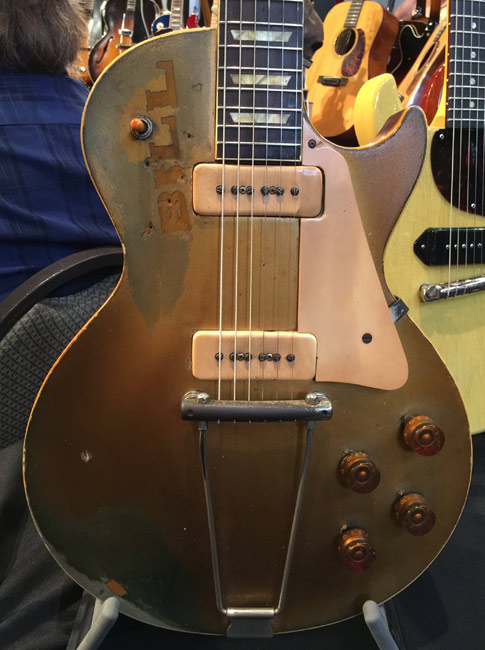At a recent vintage guitar show in Nashville I came across this beauty. It's just my opinion but at the moment Bill decided to leave his mark Bill was being an idiot.