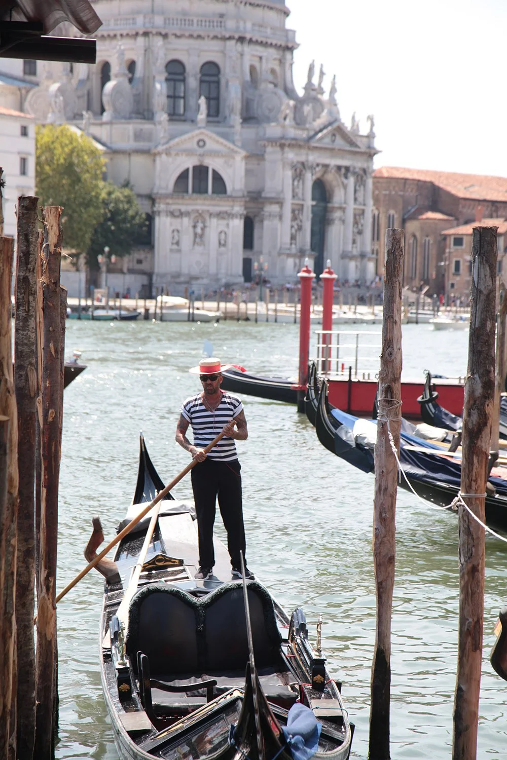 Gondolier Venice IMG_6019.jpg