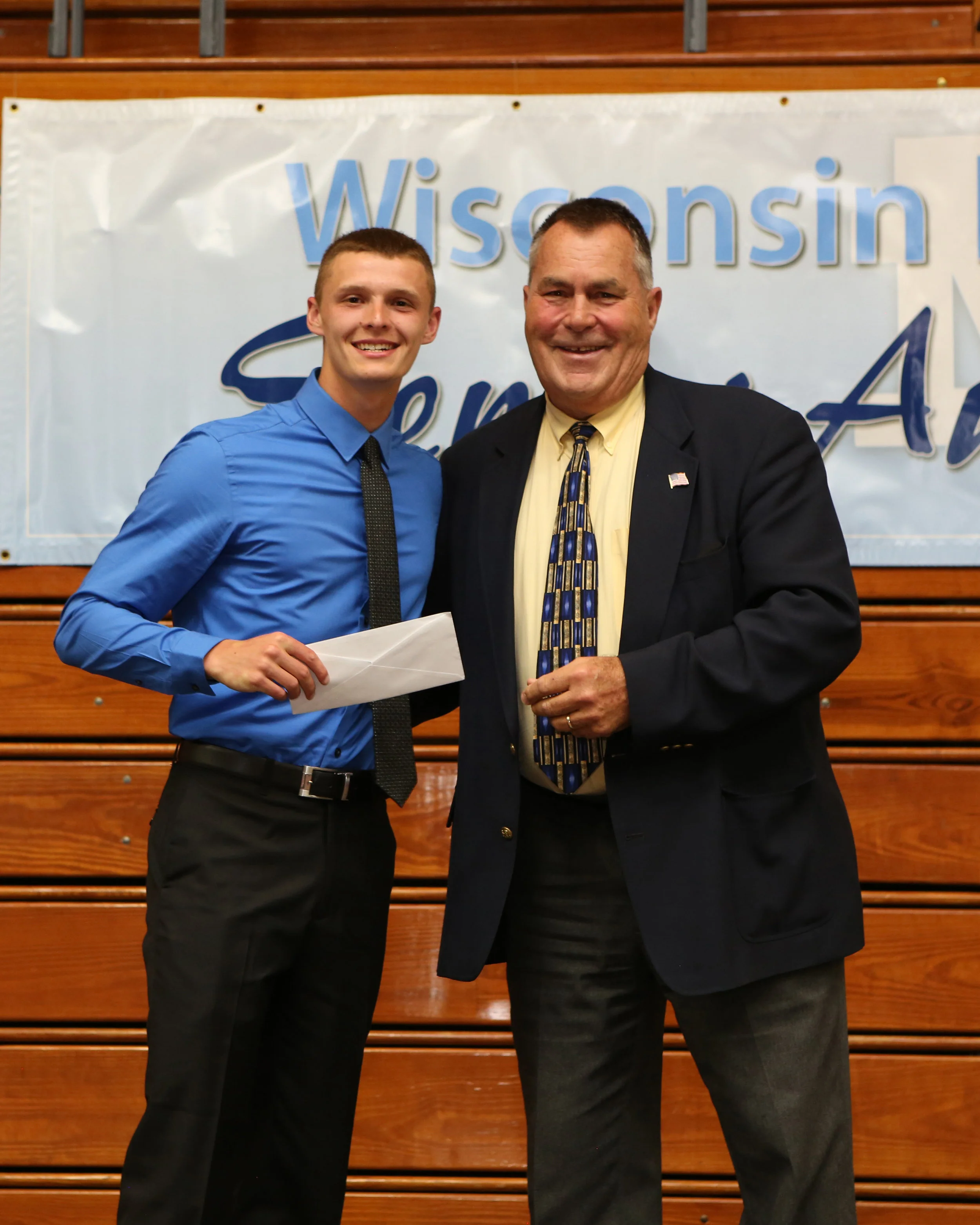 2017_WDHS_Scholarship_Awards_Night20170517_0_B (8).jpg