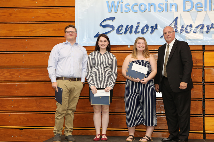 2018 Senior Awards Ceremony20180516_2 (9).jpg