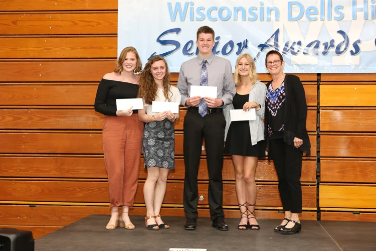 2018 Senior Awards Ceremony20180516_3 (4).jpg