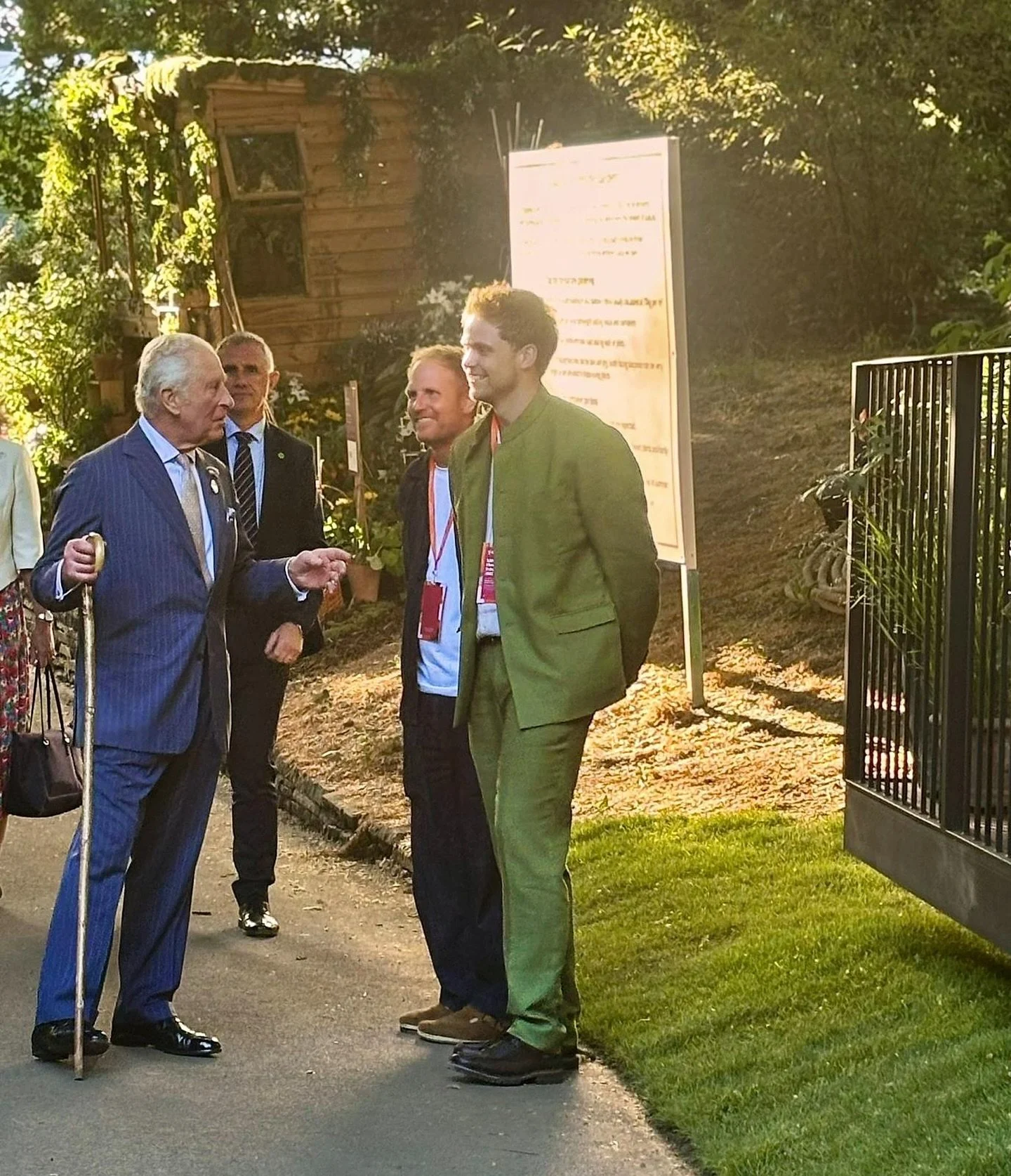 A real highlight to meet King Charles and share our little garden with him earlier in the week. Today is the last day of the show and the Packdown begins! 
Thank you Chelsea, until next time!
#kingcharles #chelseaflowershow #aspacetoread  @vikingcru