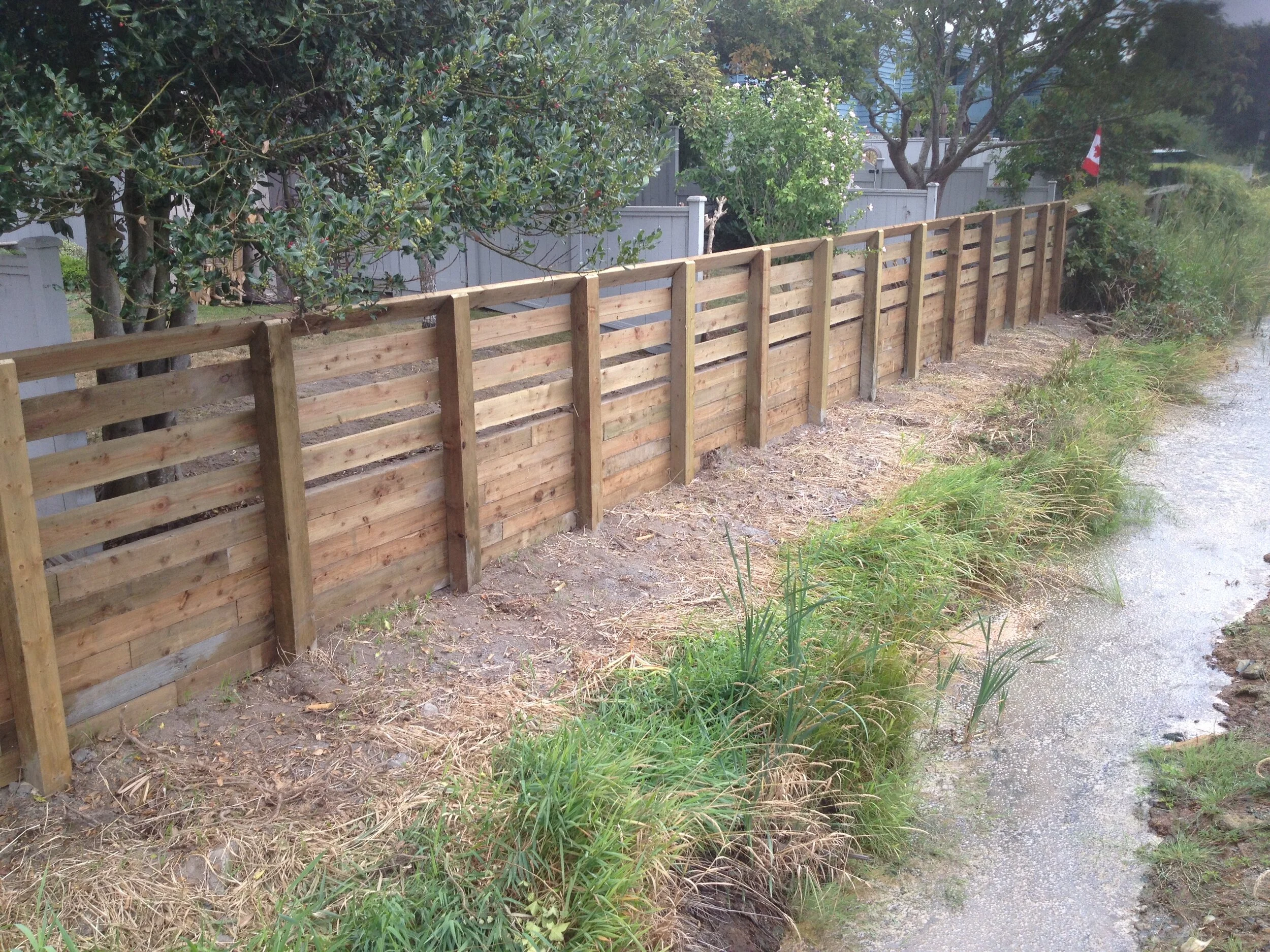 retaining supported by 6x6 posts-fence-2.JPG