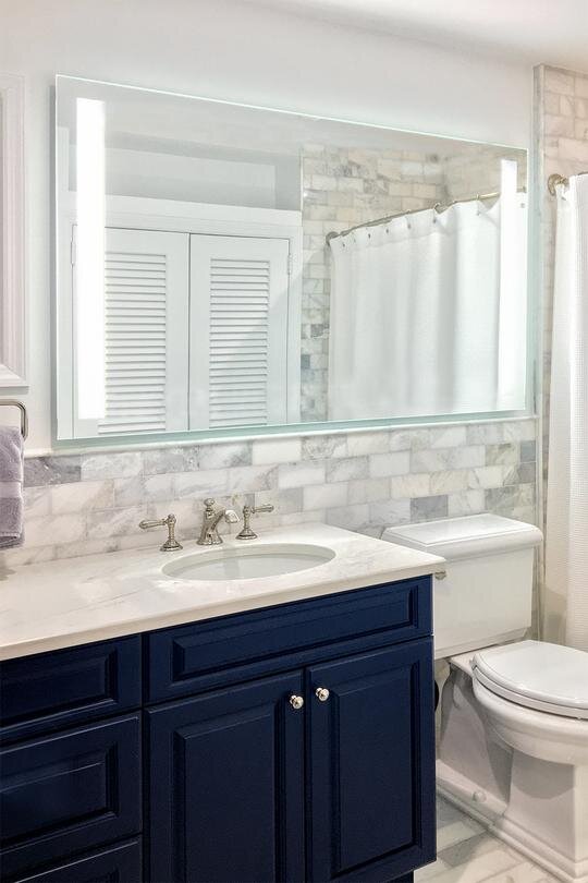 LED-Bathroom-Vanity-Mirror-Rectangular-Vertical-Bar-Front-Lighted-72x36-C_540x.jpg